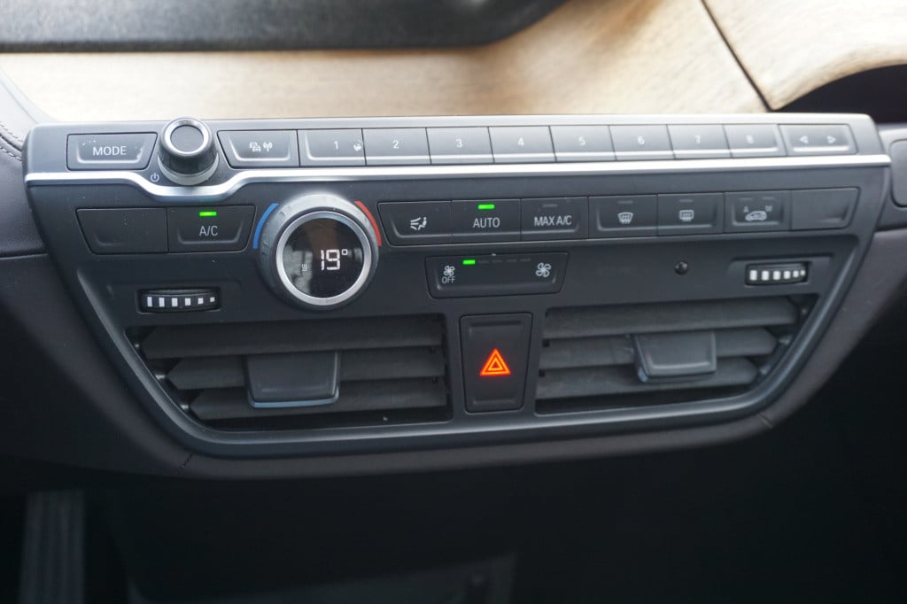BMW I3 basis comfort 22 kwh 1e eigenaar - automaat - airco / navi / cruise