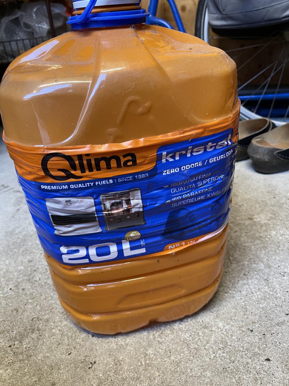 Qlima oliekachel met brandstof