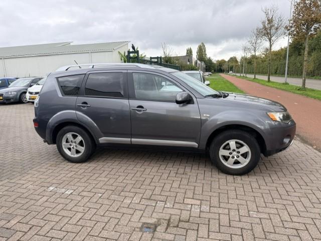 Mitsubishi Outlander 2.4 intro edition 2wd