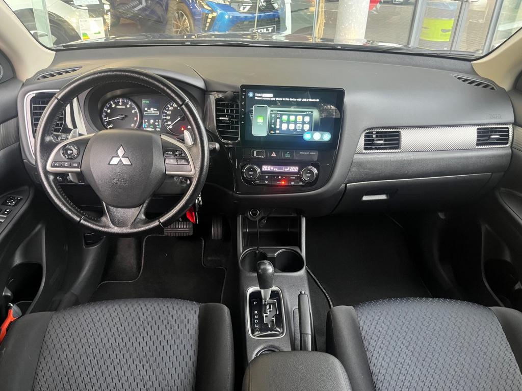 Mitsubishi Outlander 2.0 intense automaat|trekhaak|rijklaar