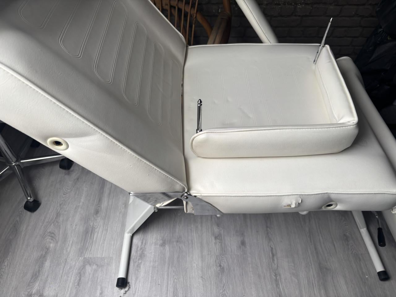 Behandel en of massage stoel met extra’s