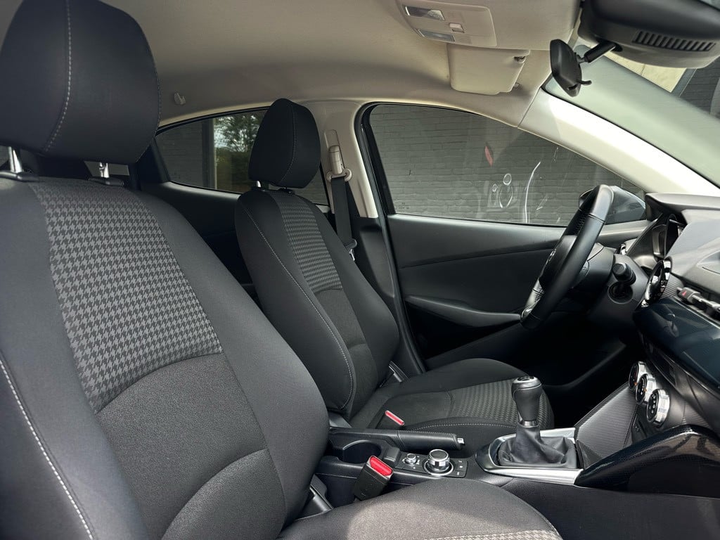Mazda 2 1.5 skyactive - gt // cruise, navi, stoelverwarming //