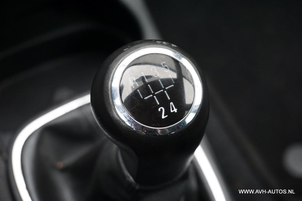 Opel Corsa 1.2-16v '111' edition