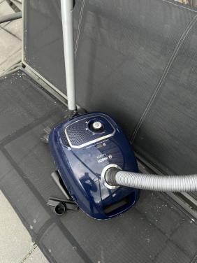 BOSCH serie 4 Stofzuiger compleet met hulpstukken als nieuw