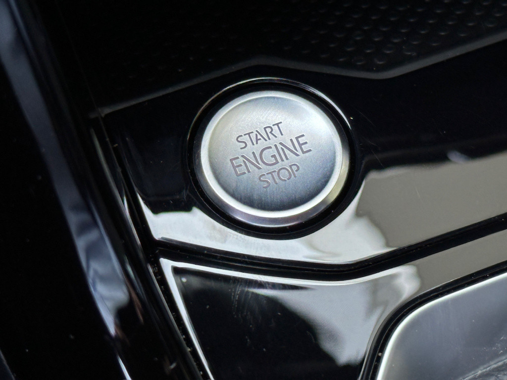 Volkswagen T-roc 1.5 tsi 150pk dsg r-line | camera | keyless | carplay | le