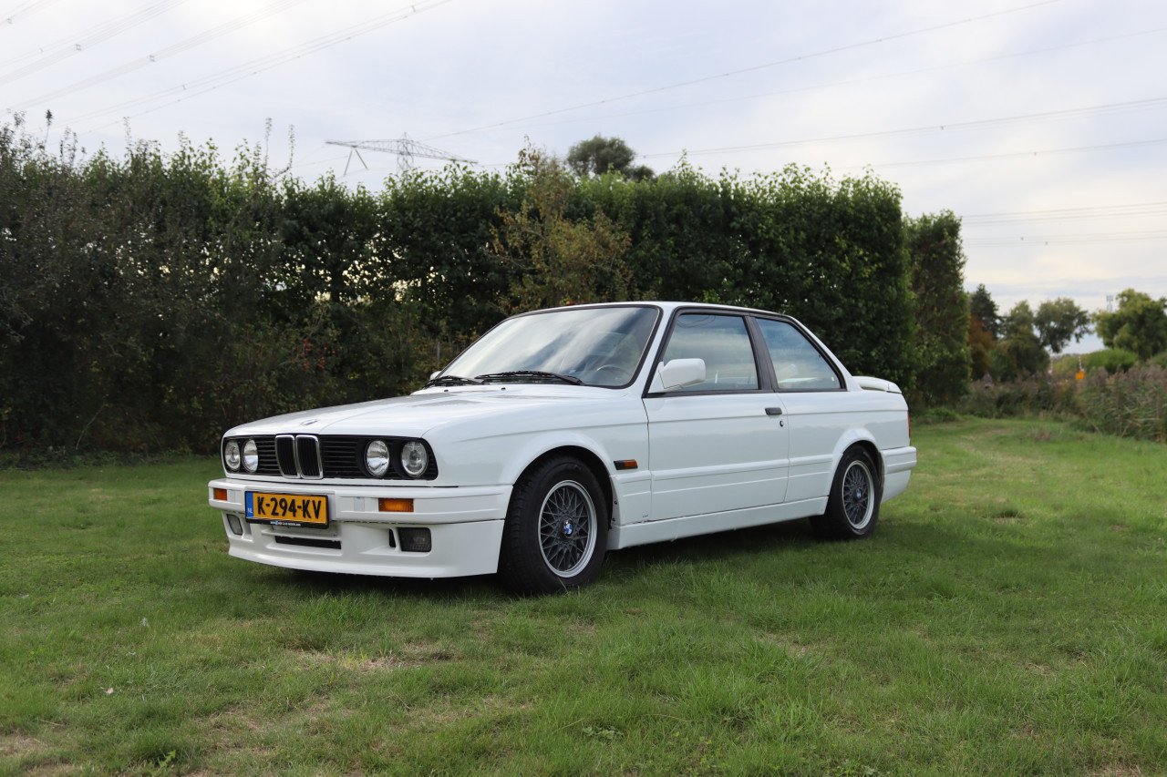 BMW E30 318is