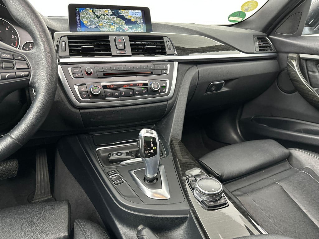 BMW 3-serie touring 320d high executive pano leder automaat