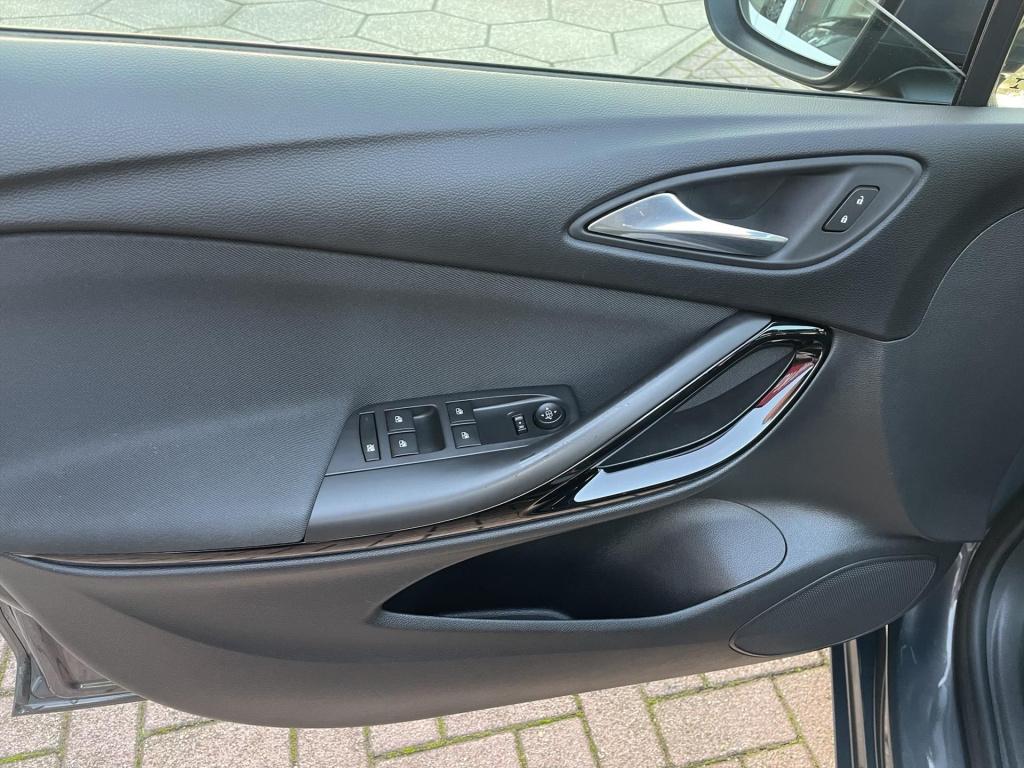 Opel Astra 1.4 turbo 92kw 5d