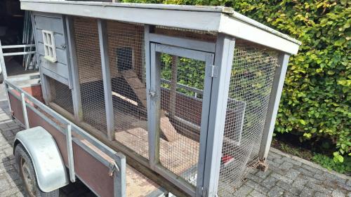 Kippen hok en ren  ( gereserveerd voor p45 )