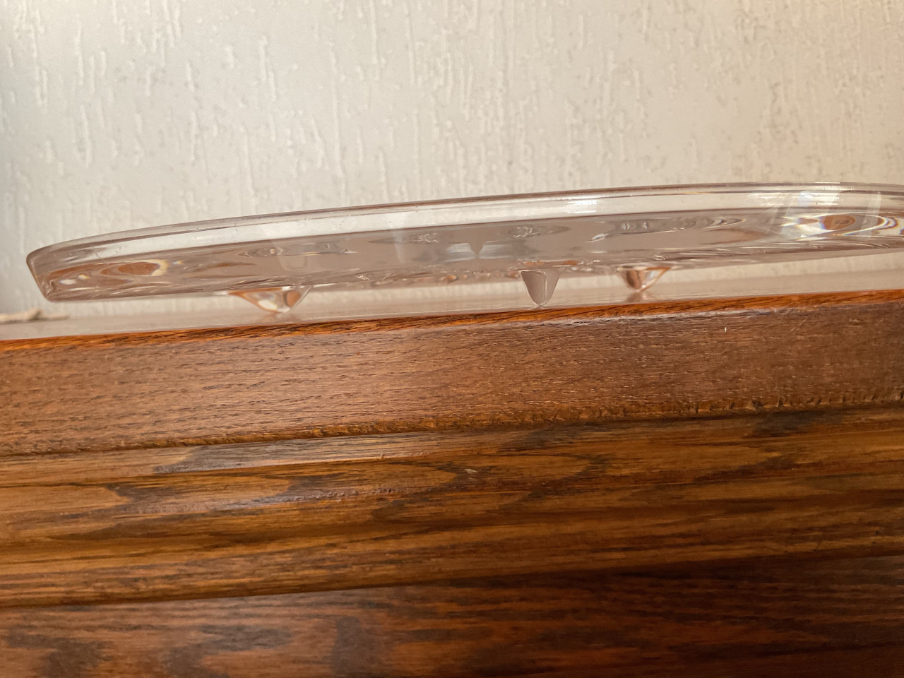 Mooie grote glazen schaal/bord doorsnede 31 cm. € 5