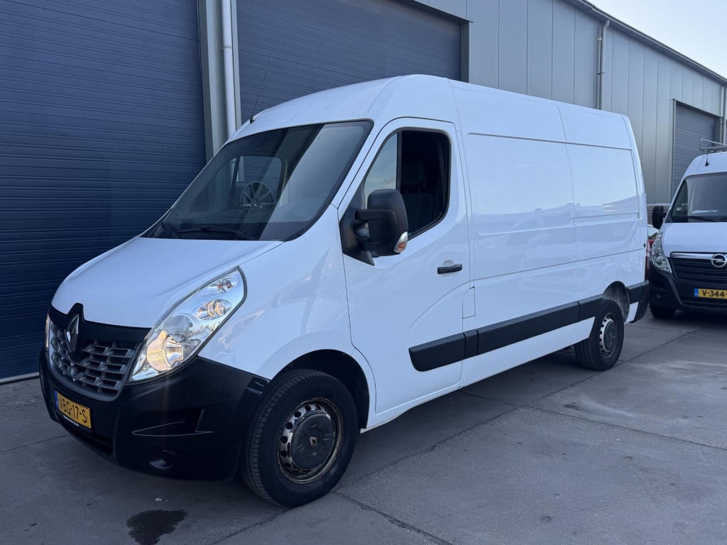Renault Master t35 2.3 dci l2h2 laadklep / airco / cruise controle / n.a.p 