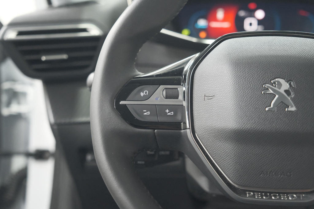 Peugeot 208 puretech 100 allure | adaptieve cruise control | camera | apple