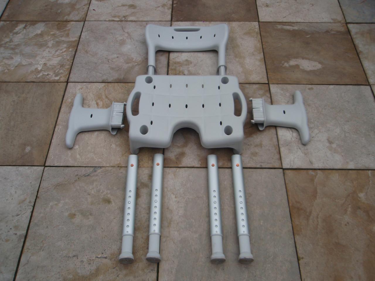 Nieuw Etac kunstofdouchestoel in hoogte instelbaar en demontabel