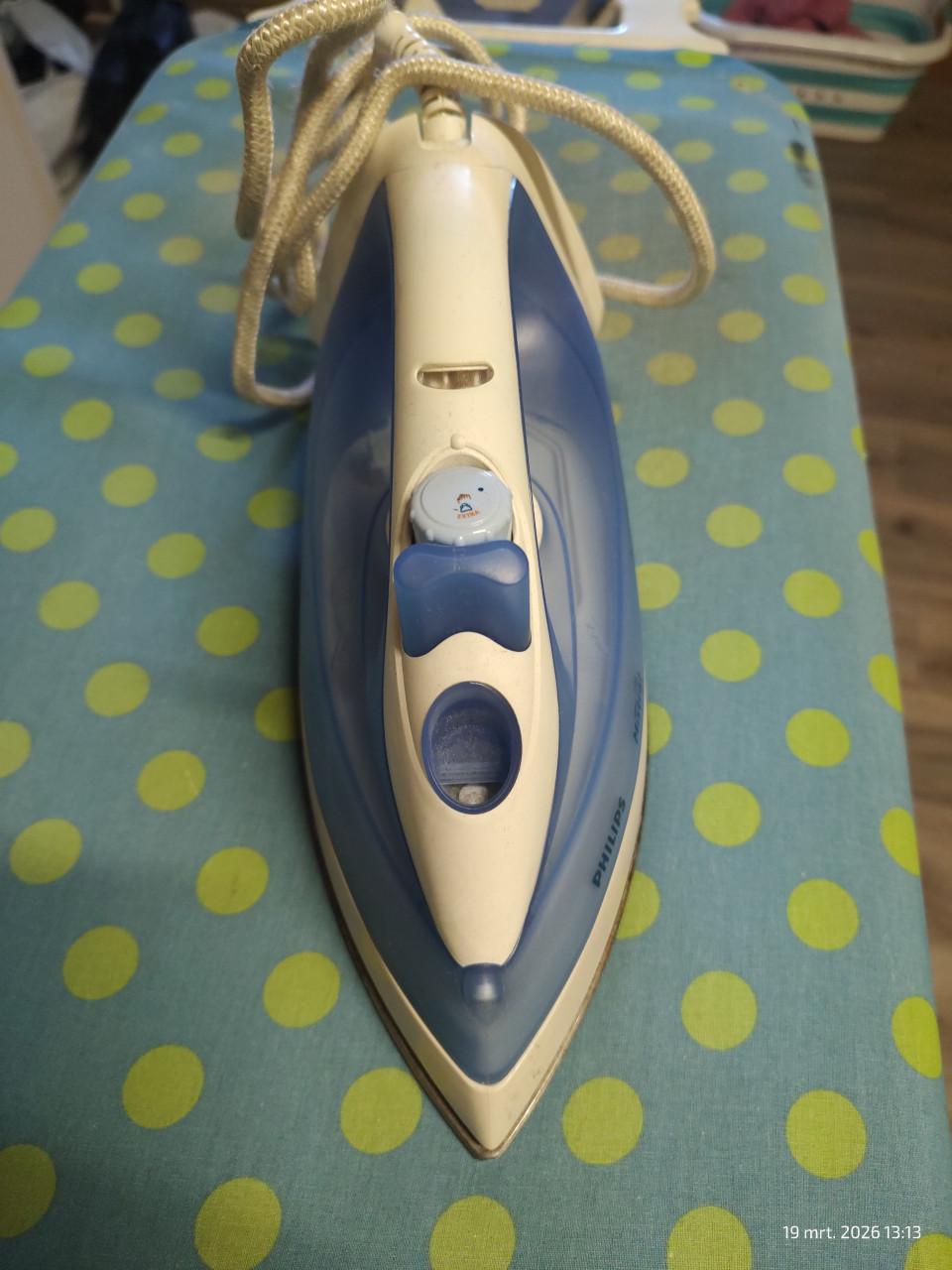 Strijkplank met strijkijzer