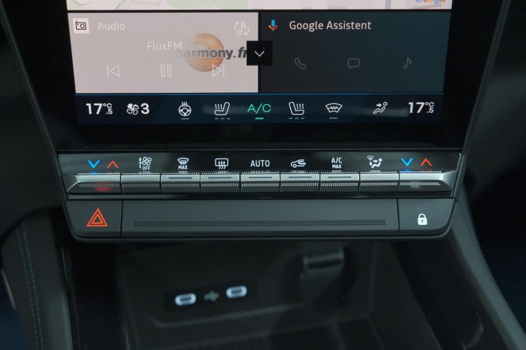 Renault Rafale 1.2 e-tech 4x4 plug-in hybrid 300 atelier alpine | panoramad