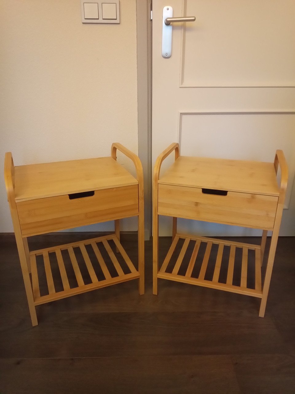 Twee nachtkastjes