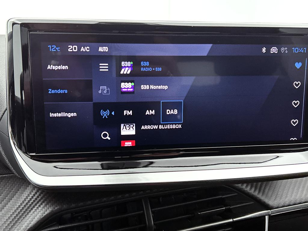 Peugeot 2008 100 pk allure | rijklaar | parkeersensoren rondom | apple carp