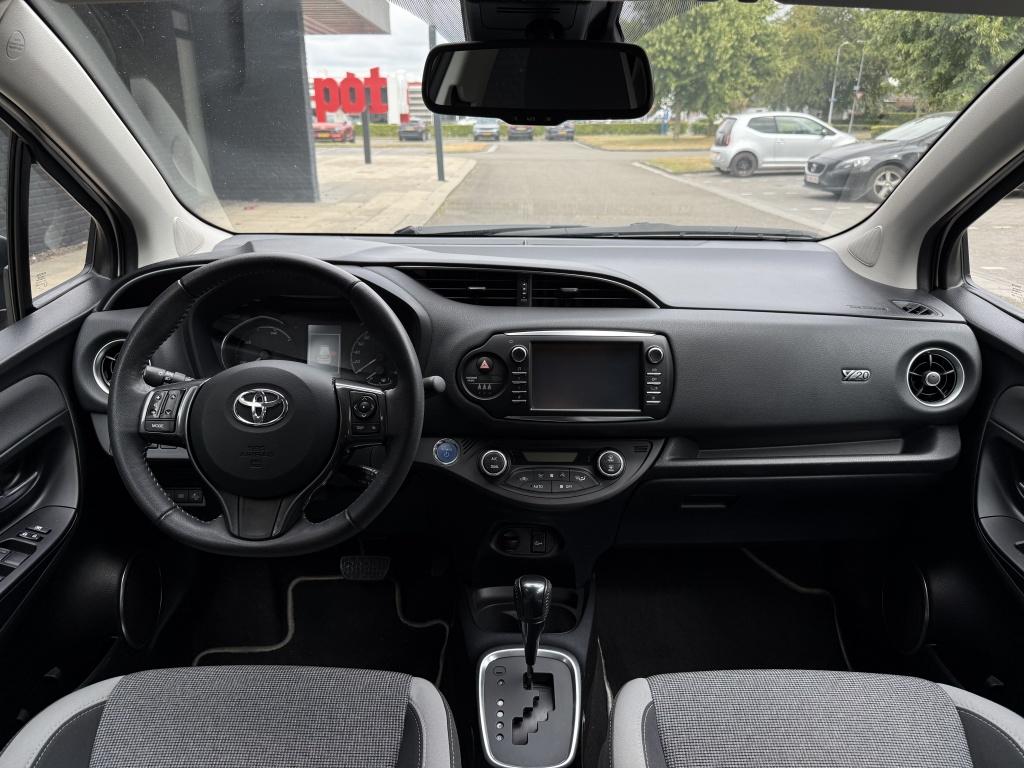 Toyota Yaris 1.5 hybrid - luxe y20 uitvoering - parelmoer wit -