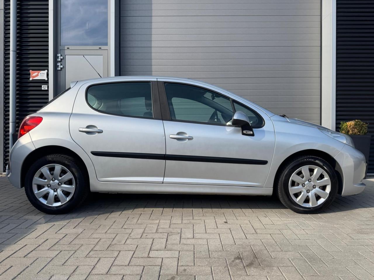 Peugeot 207 1.4-16V XR/130.000/Vol jaar APK/Airco/