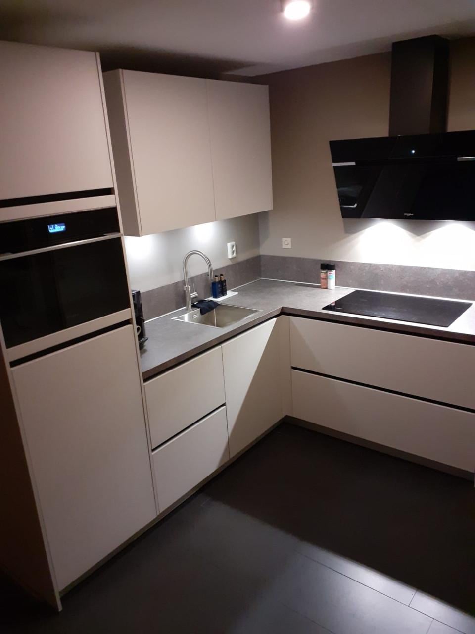 Elektricien nodig? Vast tarief | Snel beschikbaar (ook ’s avonds)