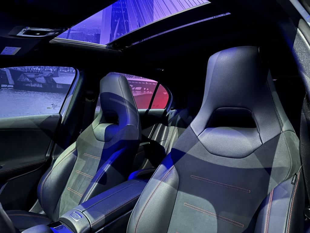 Mercedes-Benz A-Klasse 180 premium plus amg *pano*sfeer*camera*appconnect*