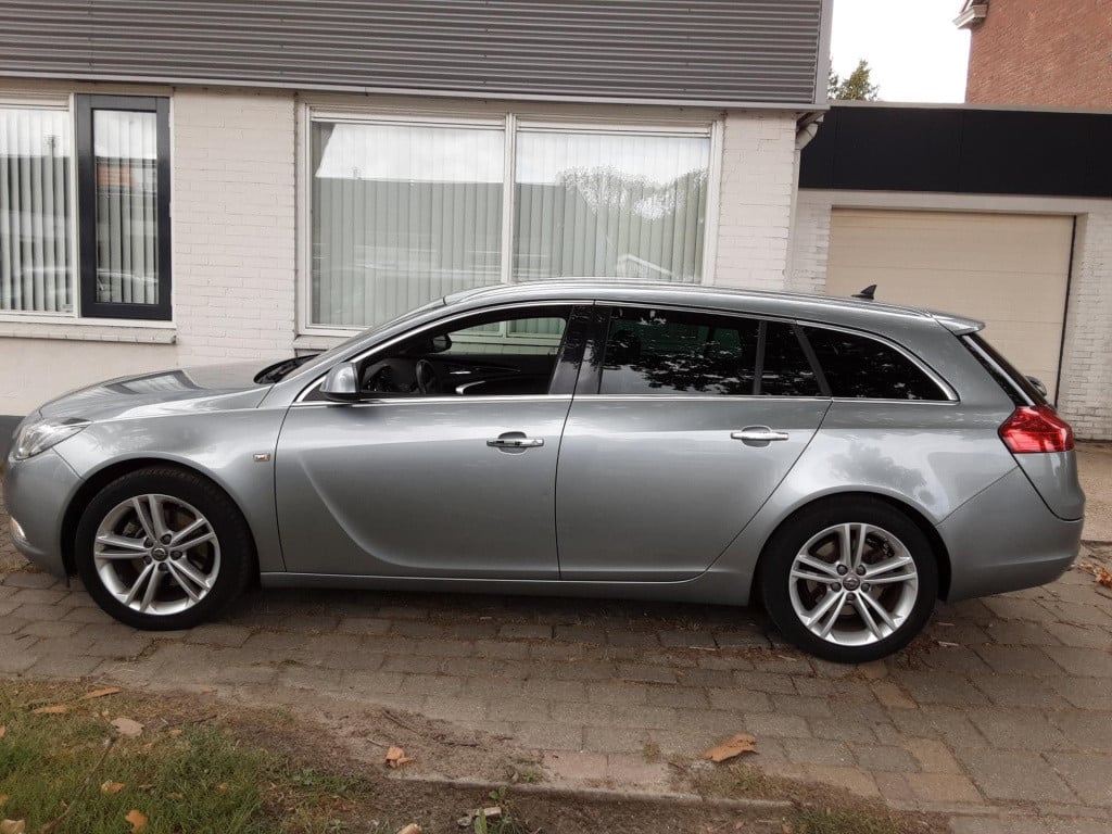 Opel Insignia sports tourer 2.0 t cosmo