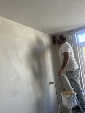 Renoveren? Wij maken uw woning weer als nieuw! 06-42779933