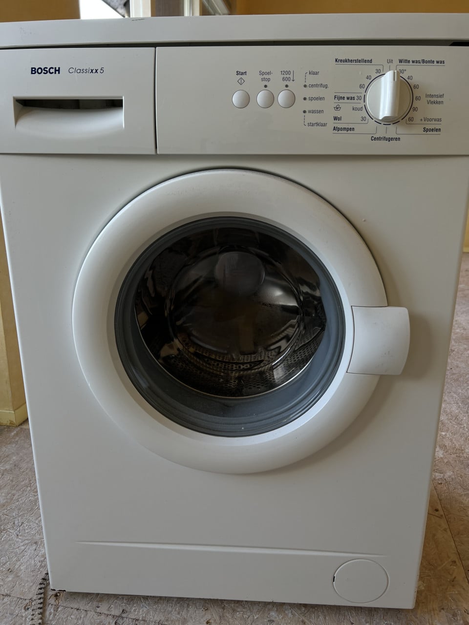 Bosch Wasmachine als nieuw weinig gebruikt 6?kg. 1200 toren