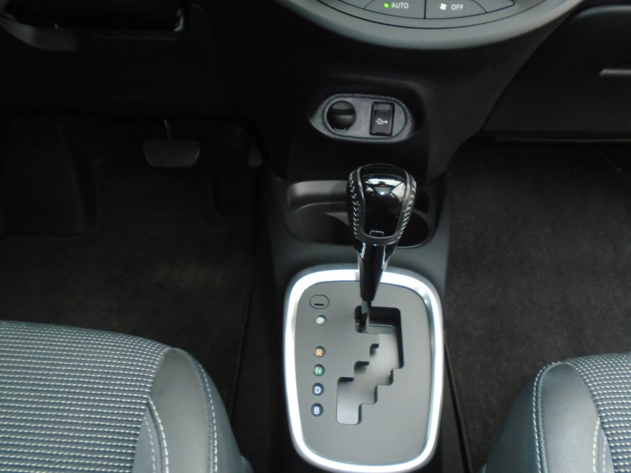 Toyota Yaris 1.5 Automaat Hybrid