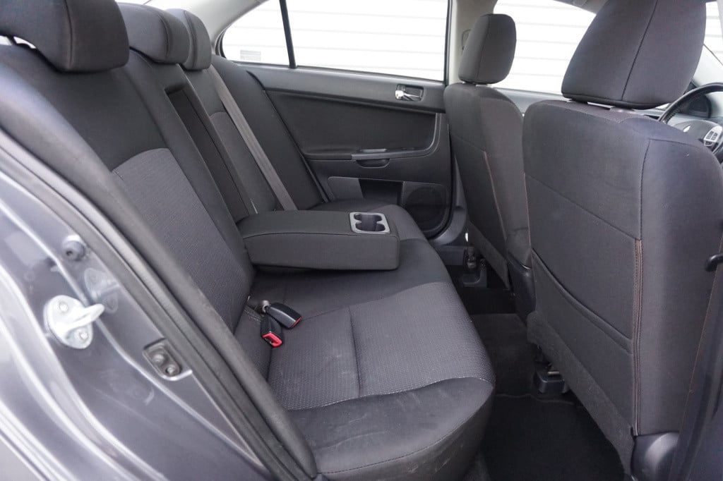 Mitsubishi Lancer sports sedan 1.8 invite airco / cruise / elektr. ramen / 