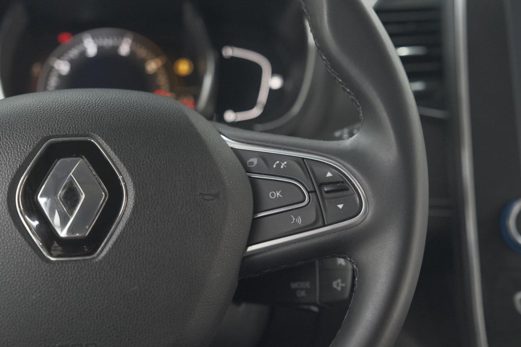 Renault Scenic tce 140 bose | trekhaak | camera | dodehoekdetectie | naviga