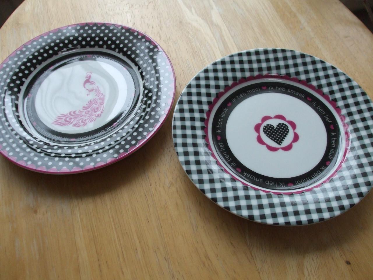 Te koop set mooie borden.(nieuw).