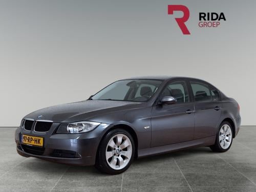 BMW 3-serie 320i dynamic exec.