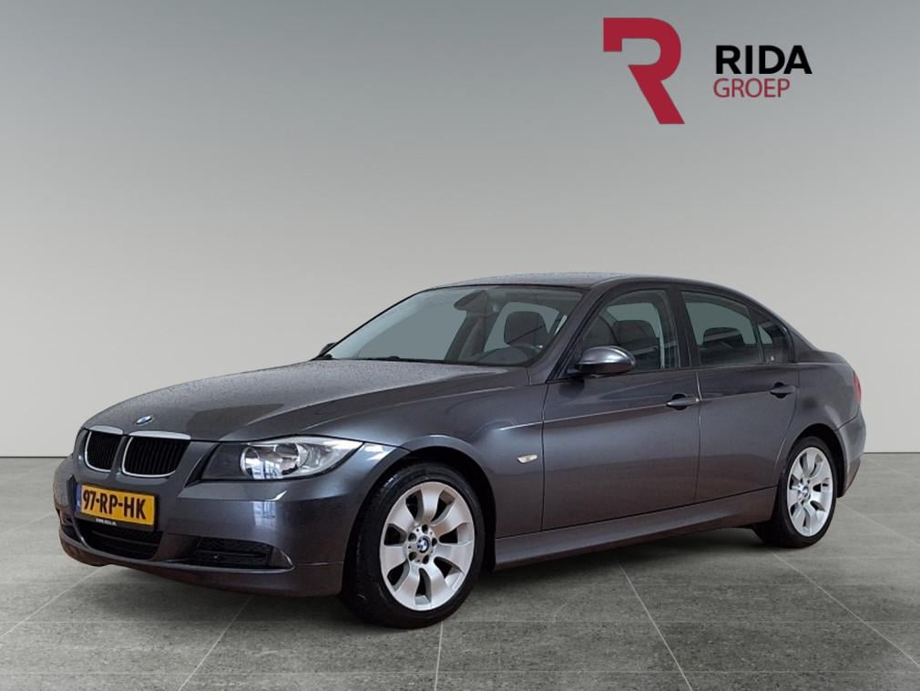 BMW 3-serie 320i dynamic exec.