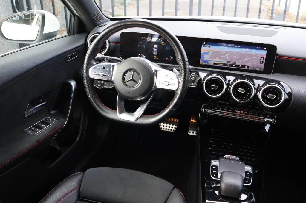 Mercedes-Benz A-Klasse 180 business solution amg l automaat l camera l temp