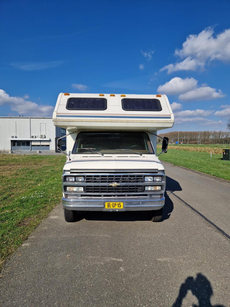 Chevrolet chevy v30 winnebago