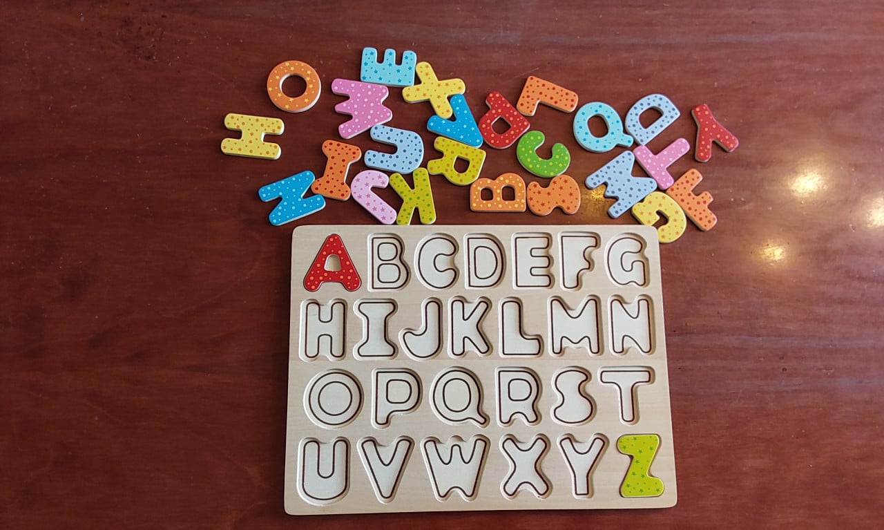 Houten alfabet puzzel