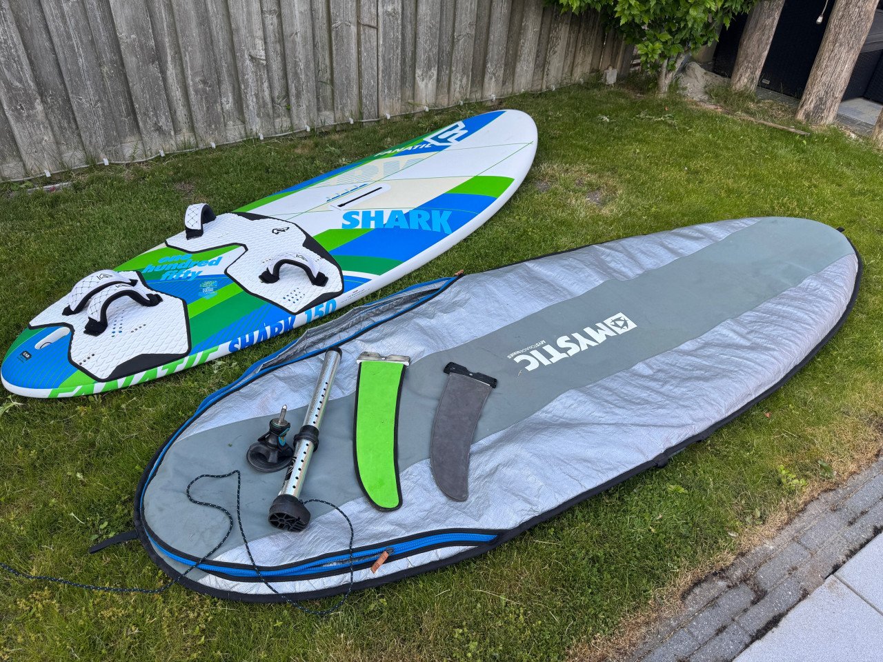 Surfplank compleet met 3 zeilen