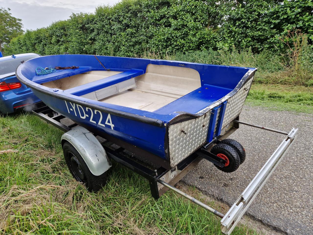 Elan 401 visboot tourboot inclusief trailer € 575,-