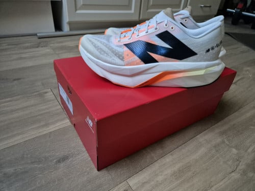 New Balance SC Elite V4 hardloopschoenen maat 44