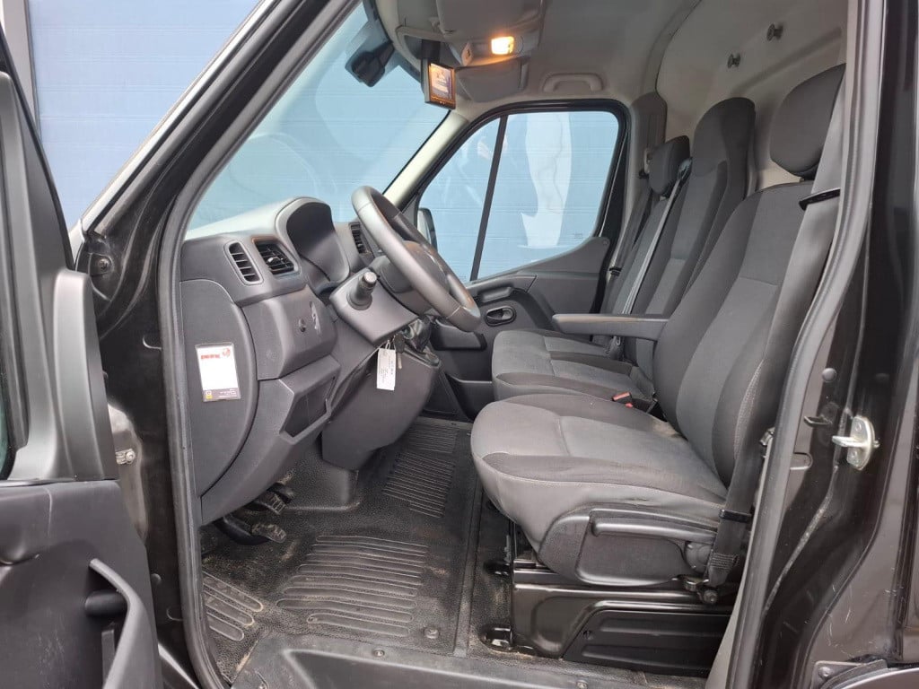 Renault Master t35 2.3 dci 180 l2h2 energy airco / cruise controle / camera