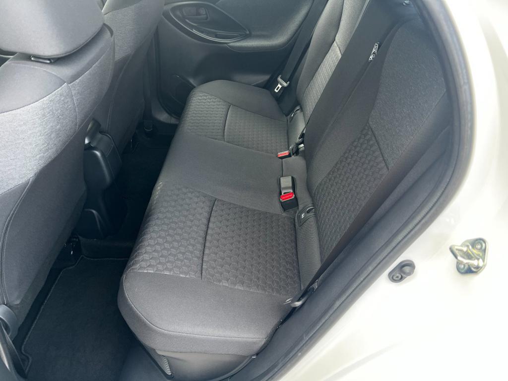 Toyota Yaris 1.5 hybrid dynamic line, camera, carplay, navi enz..