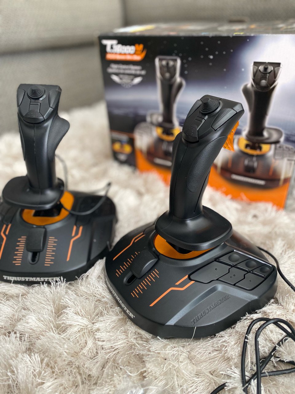 T.16000M FCS flightstick en de TWCS throttle