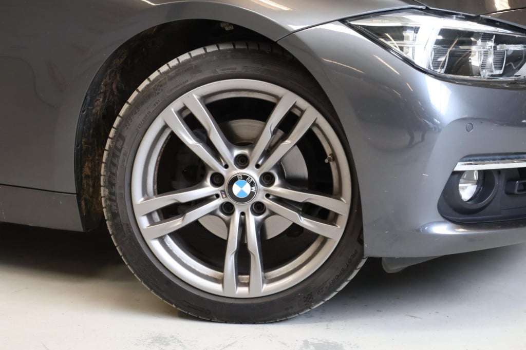 BMW 3-serie touring 320i high executive nl auto, carplay, camera, stoelverw