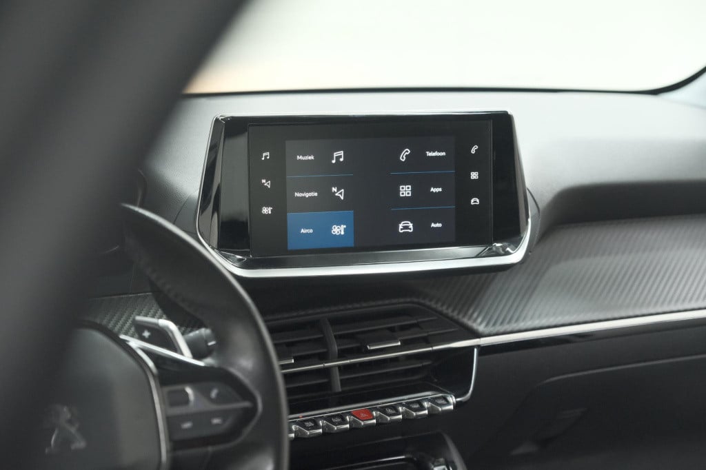 Peugeot 208 puretech 100 eat8 active | trekhaak | parkeersensoren | navigat