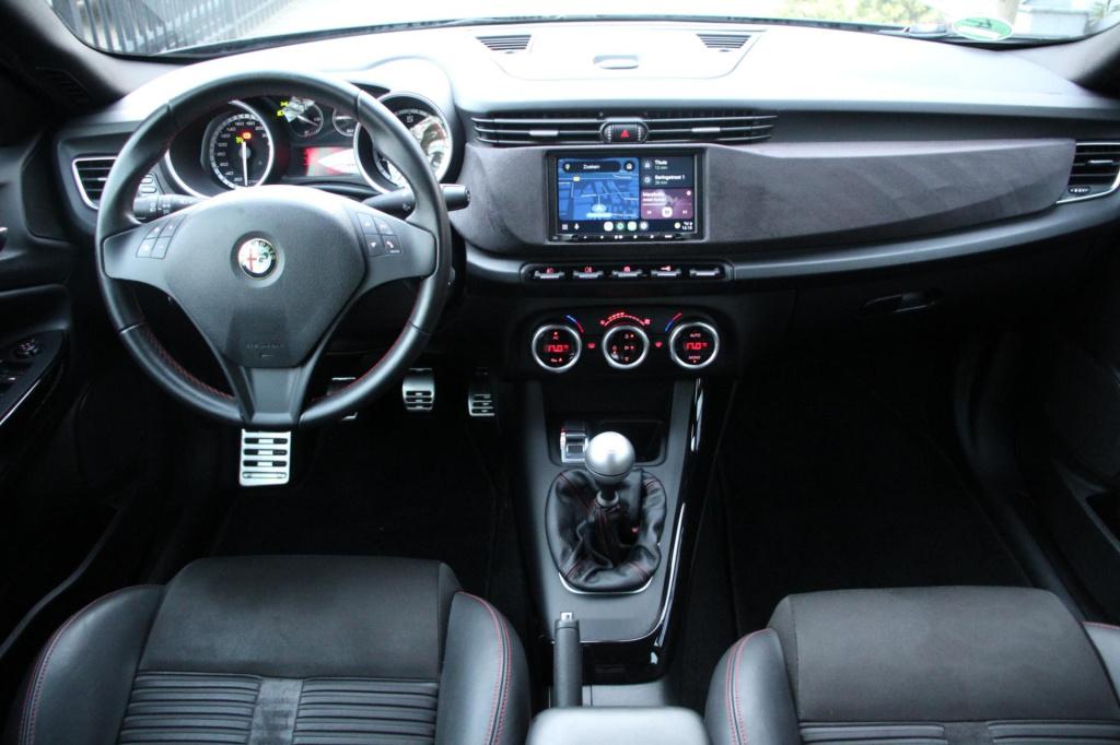 Alfa Romeo Giulietta 1.4 t turbo turismo - leder - sportiva - stoel verw - 