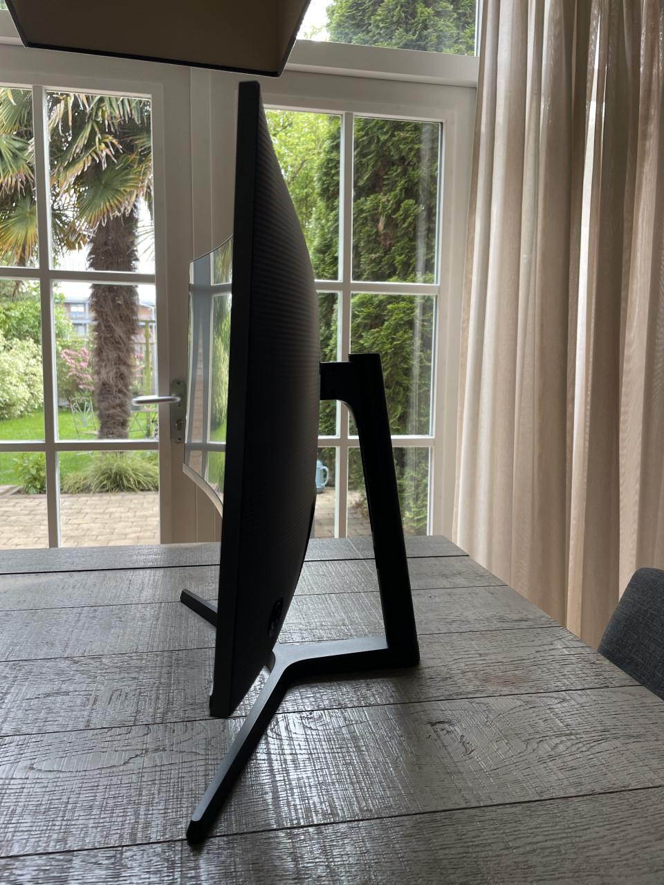 Samsung Curved monitor