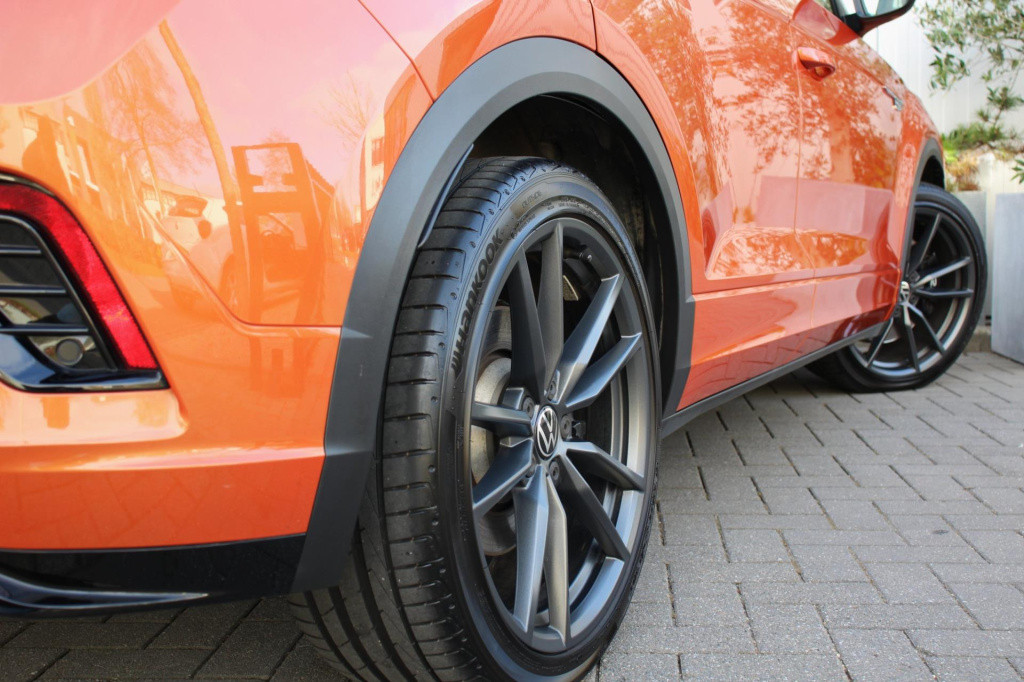 Volkswagen T-roc 2.0 tsi r 4motion - akrapovic - virtual - pano - leder - a