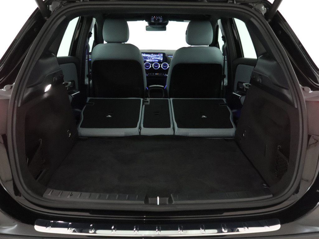 Mercedes-Benz Gla-klasse 250 e face lift plug-in hybride | dodehoek assist 