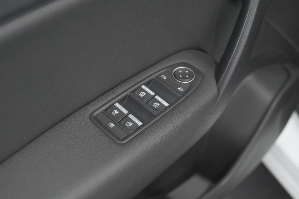 Renault Captur 1.6 e-tech hybrid 145 intens | trekhaak | camera | stoelverw